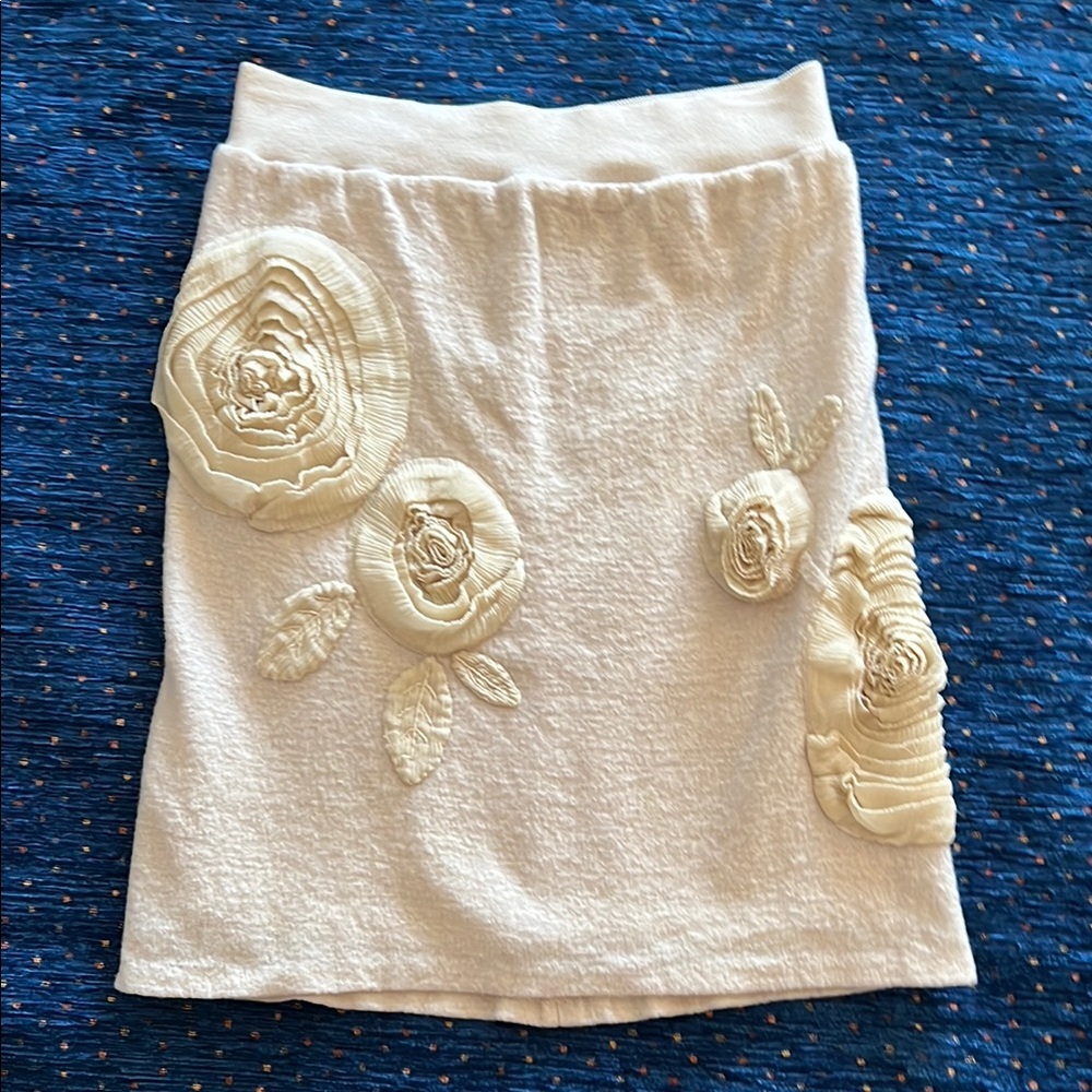 Anthropologie “knitted & knotted” Cream 3-D floral Embellished Wool Pencil Skirt